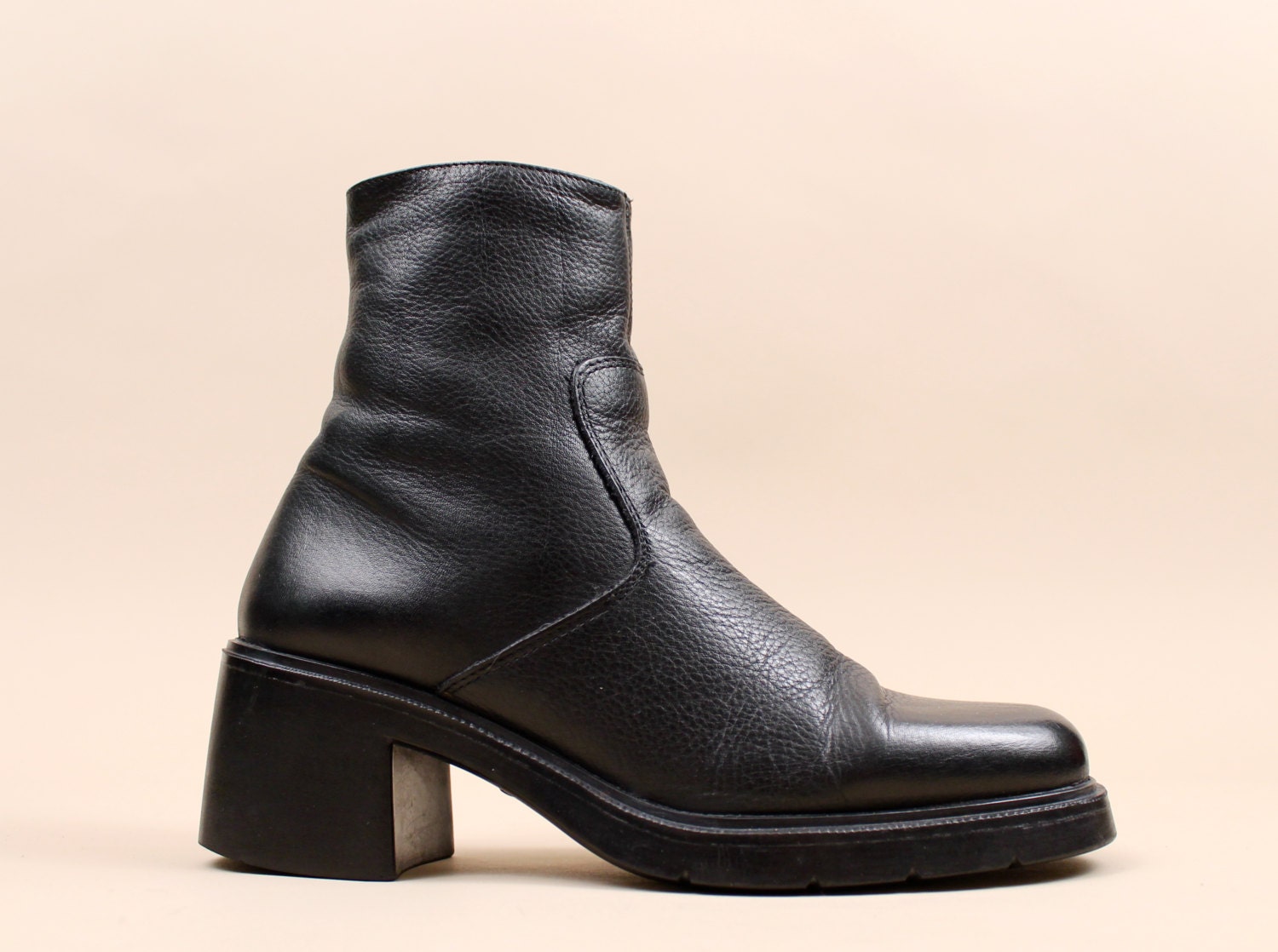 early 90s vtg GUESS Black Leather Ankle Zip Up Boots / Chelsea Mod Chunk Heel Platform Minimalist bootie / Size 5.5 - 6.5 / Euro 36 - 37
