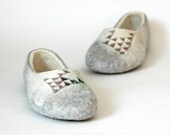 Felted slippers - Geometric Triangle Pink and Green on light Grey Unisex