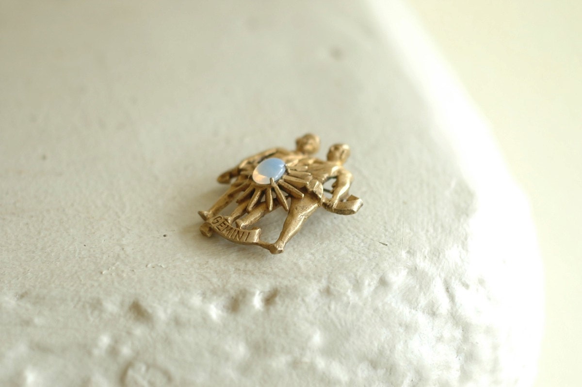 vintage hattie carnegie brooch / gemini twins