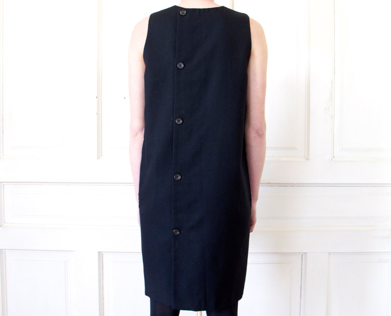90s Minimalist Button Back Shift Dress / Boxy Sleeveless Black Wool Dress