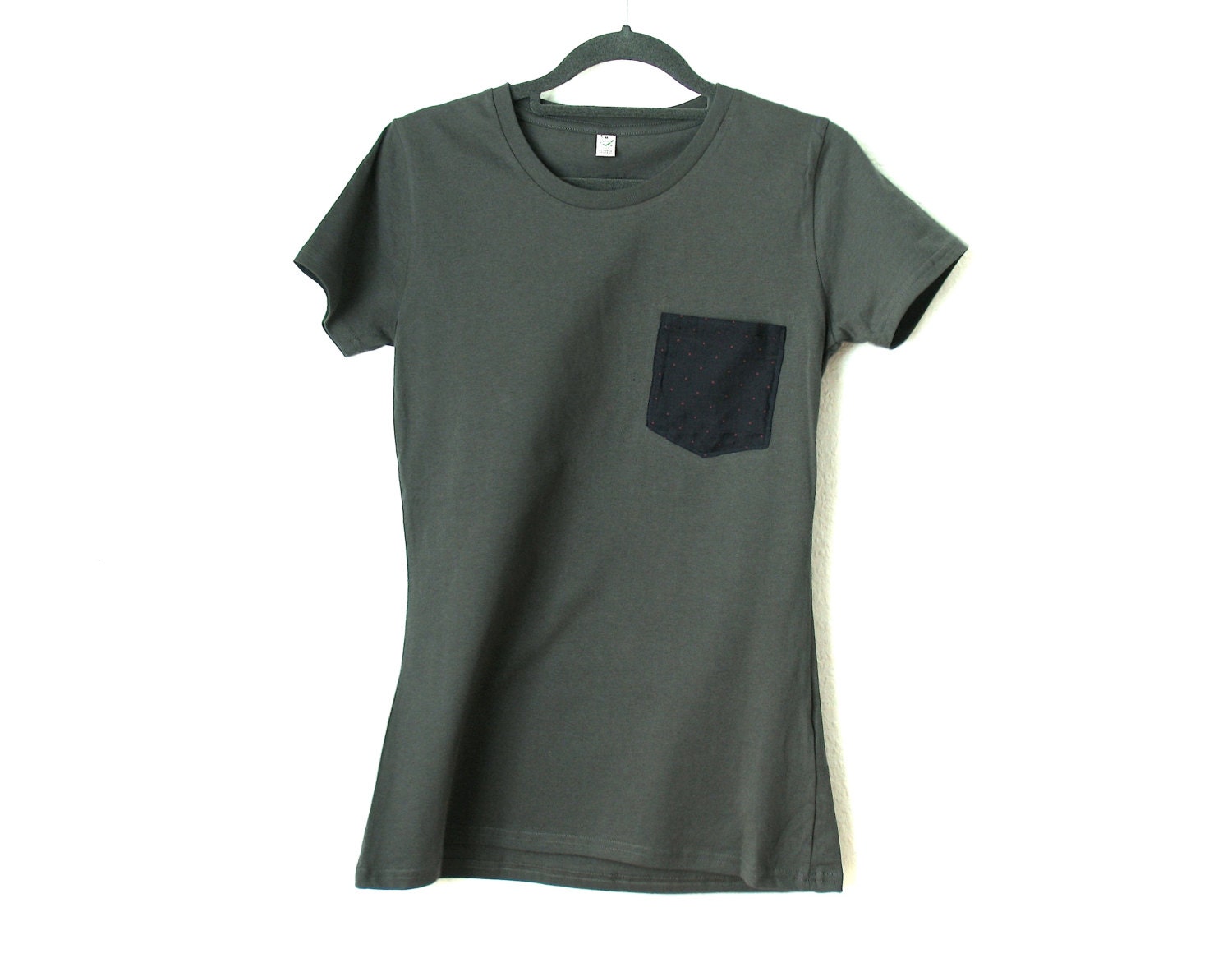 WOMAN pocket T-SHIRT, organic cotton. Dark ocean green, blue pocket with red dots