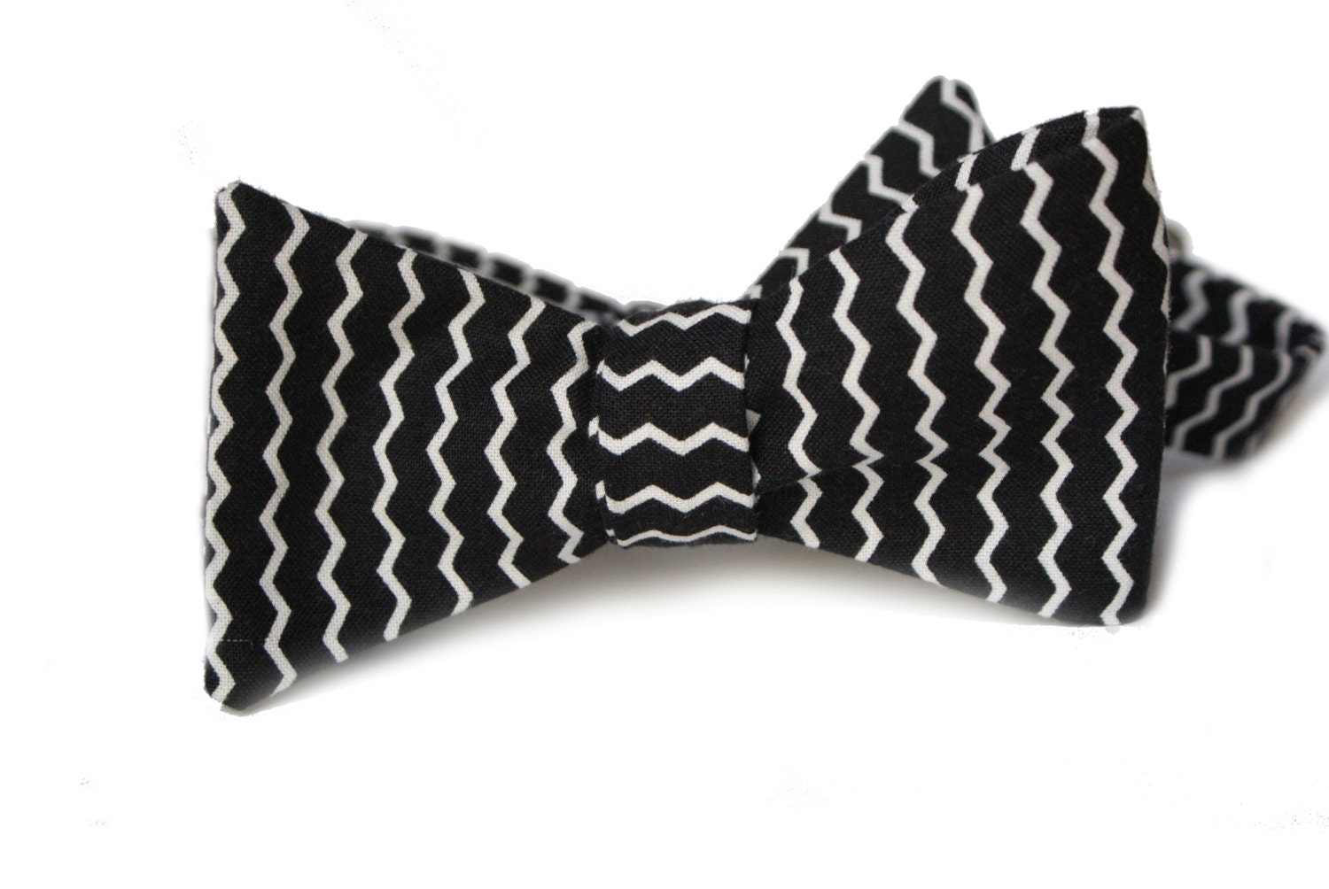 Black & White Zig Zag Bow Tie