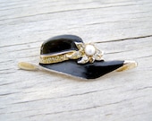 Mid century Hat Brooch, vintage Enamel Black and White retro brooch, Mod jewelry, gift for girlfriend, Ornate hat brooch