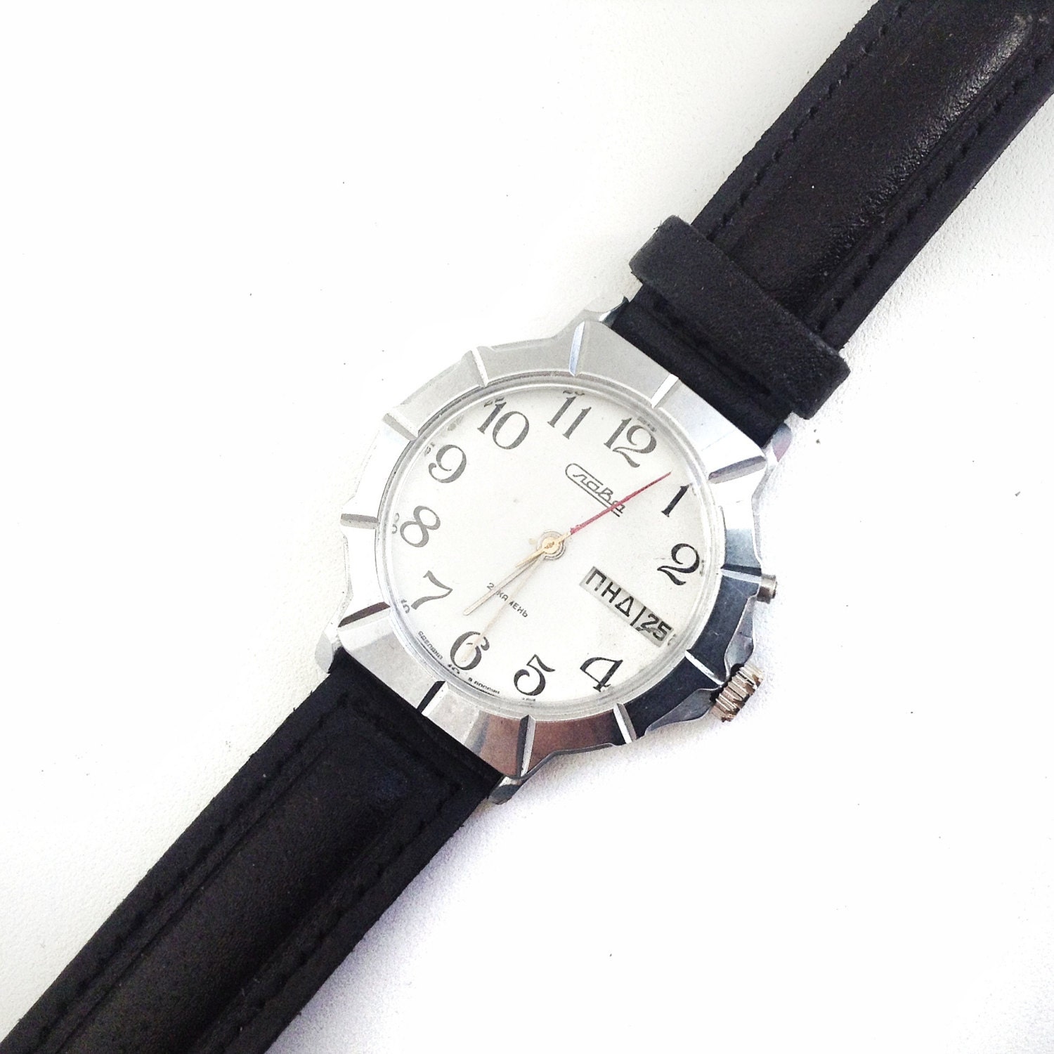 Vintage Slava WATCH with black wrist band 21 jewels