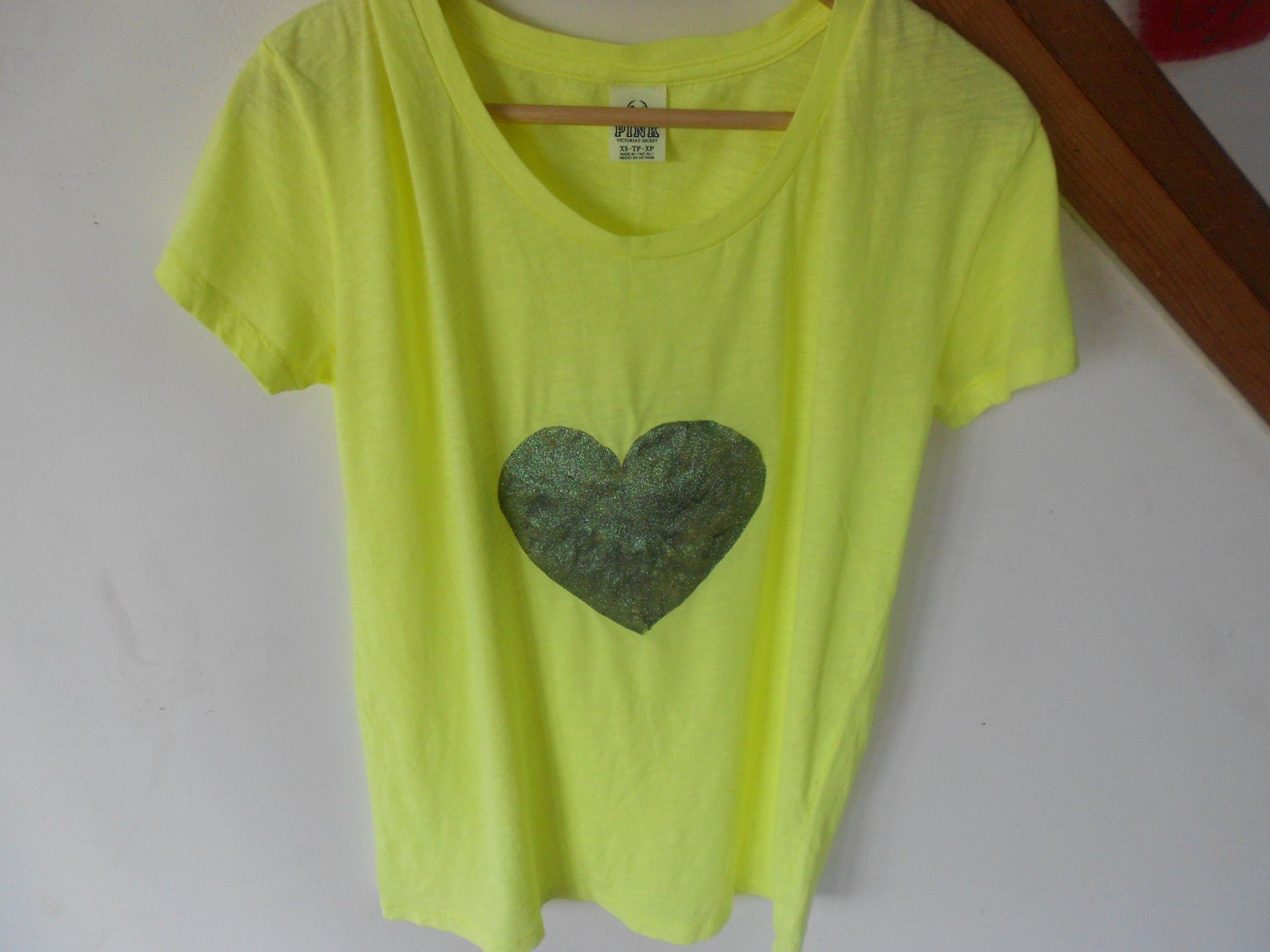 REDUCED Oversized New Painted Heart Glitter Victoria's Secret PINK Collection Neon yellow T shirt sz XS S