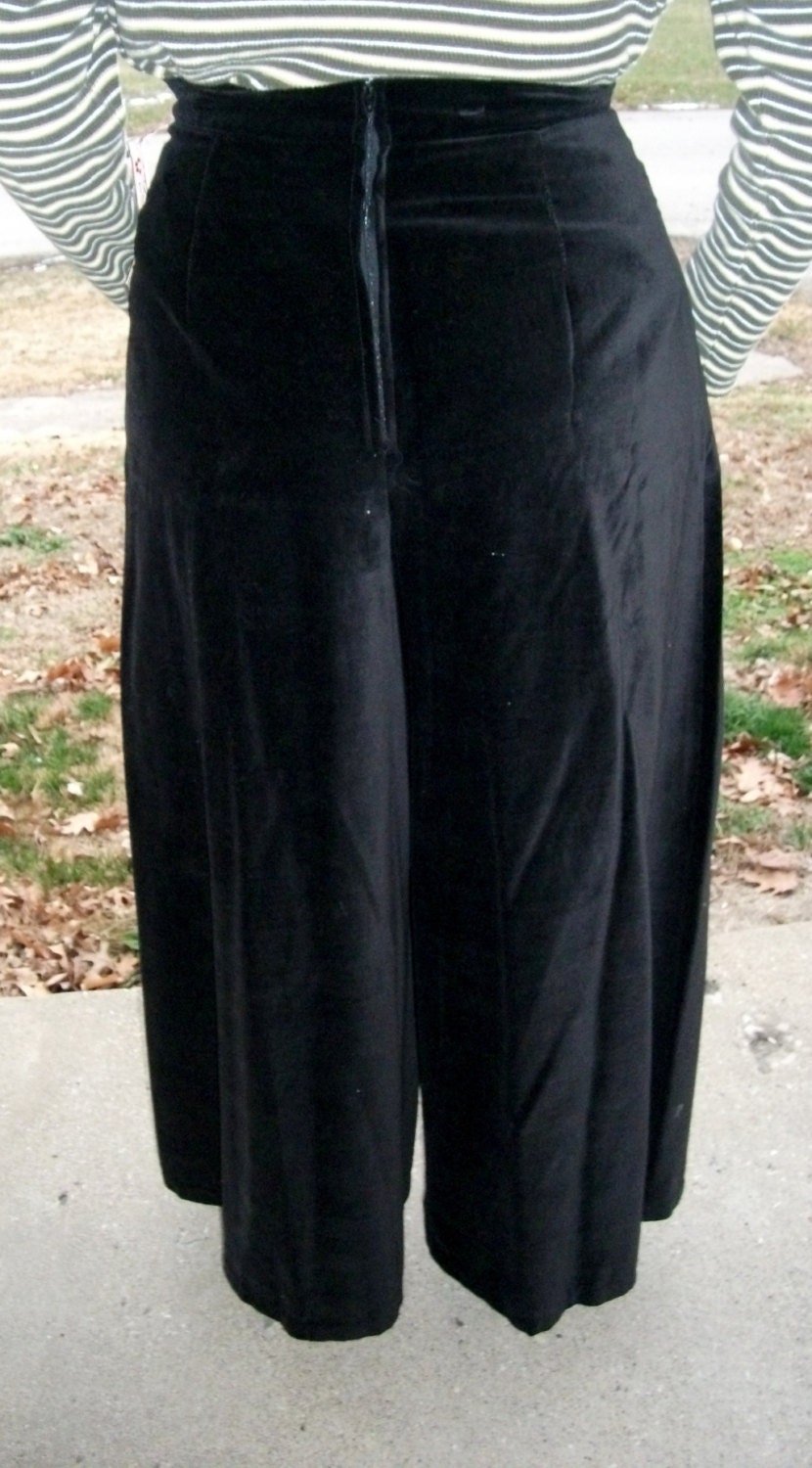 Vintage Black Cotton Velveteen Ladies Slacks "Elephant Bell Bottoms" NWT Vintage size 16 Only 10 USD
