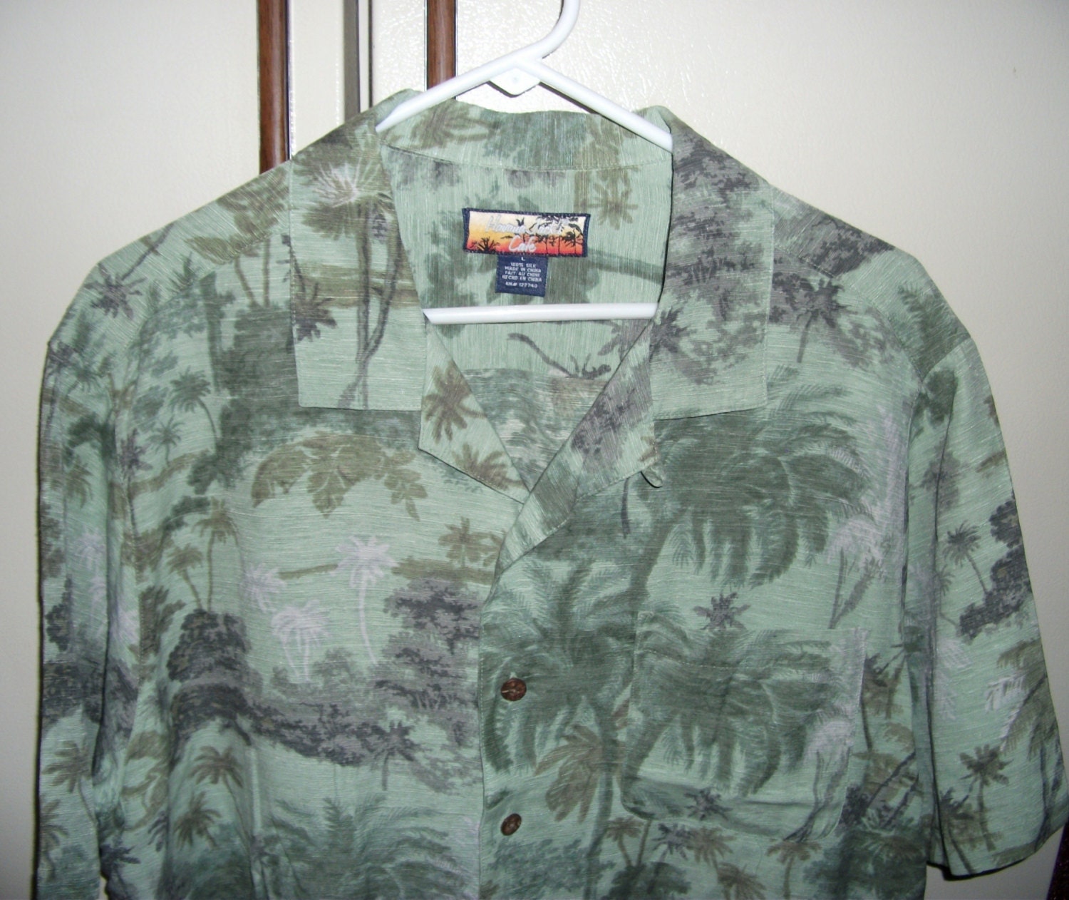 Vintage Men's Hawaiian Silk Shirt Large Fits to 45" Chest Only 12 USD