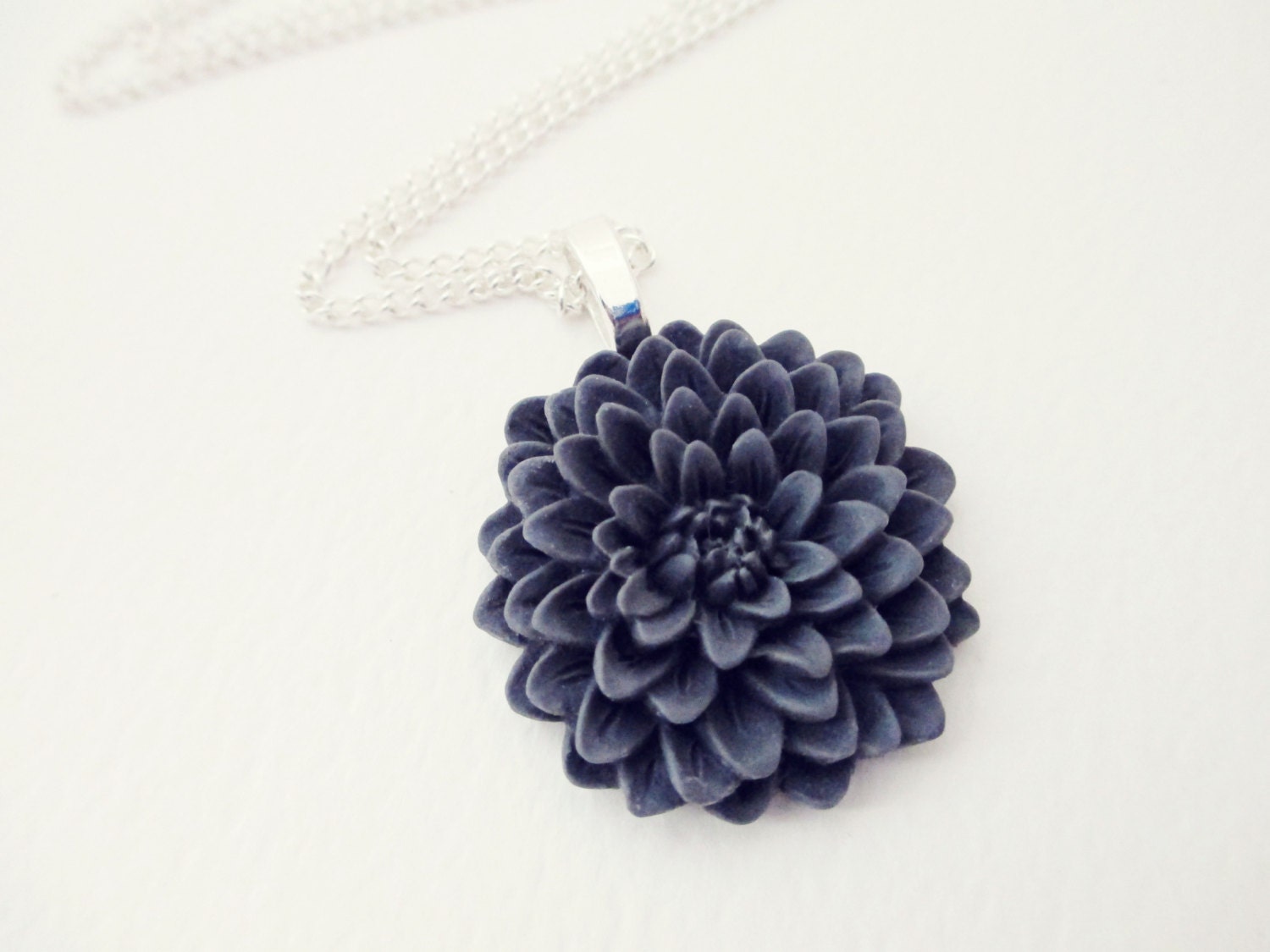 Grey Chrysanthemum Flower Necklace