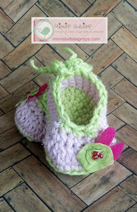 Baby Girl Ballet Shoes - Crochet Booties with Mod Fabric Flower - Cream and Pink -  Newborn - 6 months