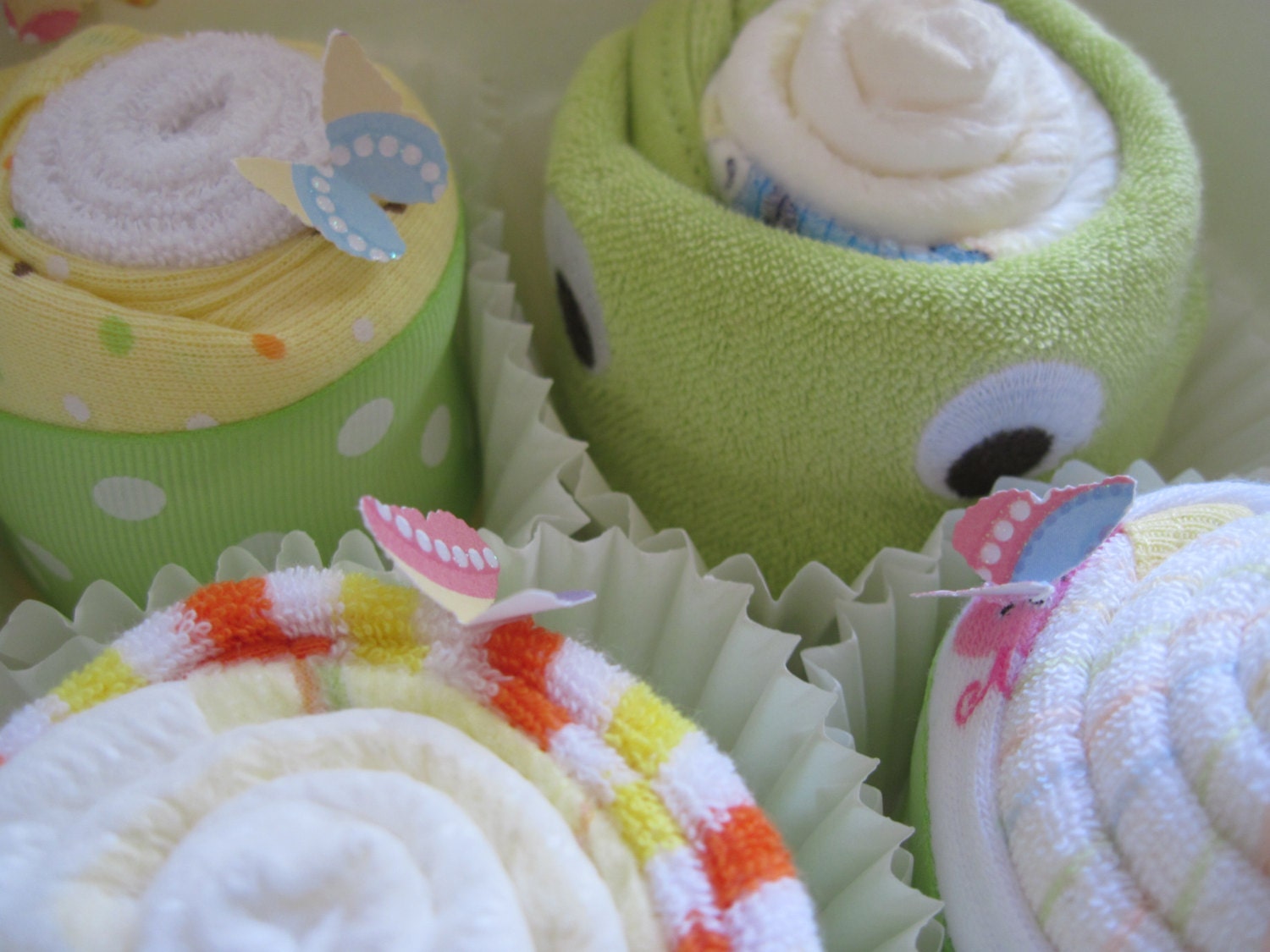 Baby Onesie, Burp Cloth and Washcloth Cupcake 8 Piece Baby Gift Set  Adorable