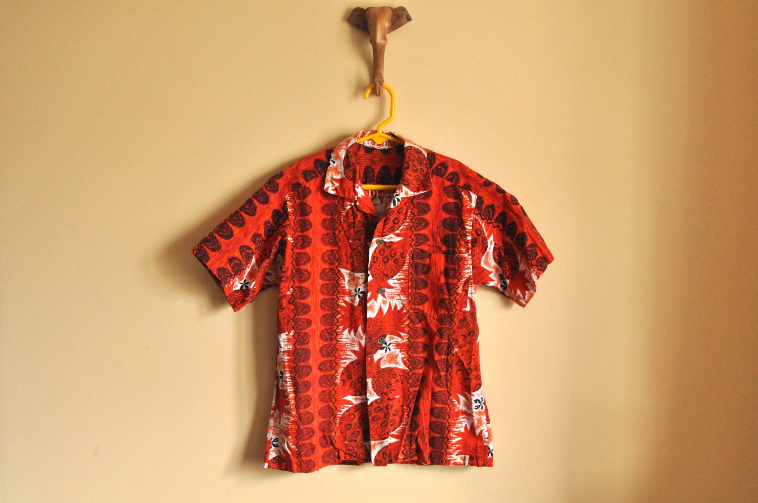 vtg Hawaiian button down shirt, teenager size, or small adult size, classic summer tiki shirt