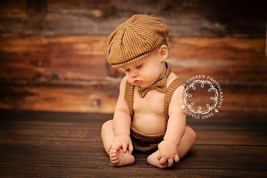 Arthur Newsboy Set.  Diaper Cover, Suspenders, Bow tie, and Newsboy Hat. Great Photo Prop for all ages. Unique cake smashing outfit.