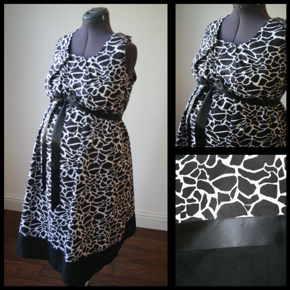 Maternity Hospital Gown-Black Giraffe Print (Labor and Delivery Hospital Gown)