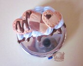 Melty Chocolate Cookie Compact