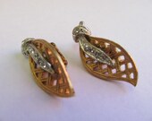Vintage Goldtone Diamondique Clip On