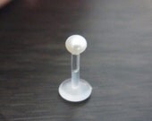 16 gauge flesh water pearl bio flexible Tragus / labret / helix