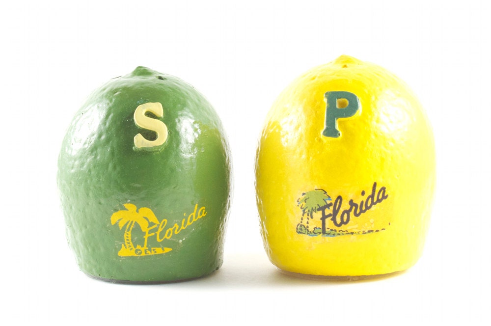 Lemon & Lime Salt and Pepper Shakers Kitsch Retro Florida Tropical Citrus Souvenir / Vintage 60s 70s