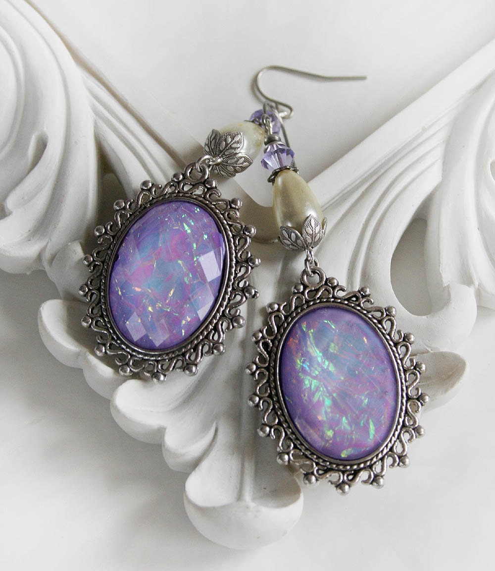 SWEET LAVENDER Victorian earrings in pearl and lavender, free gift boxing