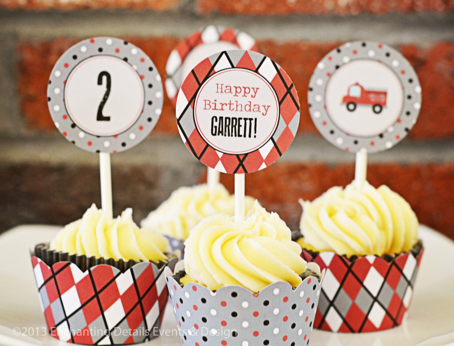 FIRE TRUCK- Printable Party Circles/Cupcake Toppers Il_170x135