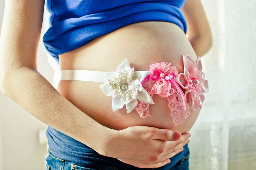 Maternity Sash, Flower Belly Bouquet, Pregnancy Pictures, Pregnancy Photo Prop, Newborn Prop