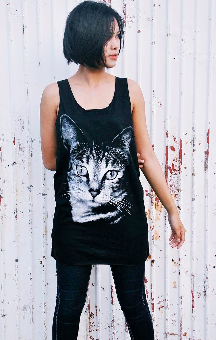 Cat Tank Top - Women t-shirt tank top Tunic top  Unisex Shirt Vest Women Men Sleeveless Singlet Black T-Shirt Size M L