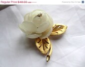 Vendome Dimensional Cream Rose Brooch 1960s Vintage Jewelry