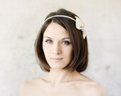 Beige hair bow. Crochet hairbow. Crochet headband. Hairband bow. Neutral bow hair clip. Summer hair accessory.