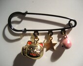 Little golden lucky cat brooch