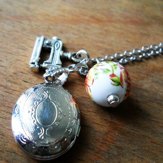 sewing necklace/locket necklace/silver necklace/sewing machine charm/locket pendant