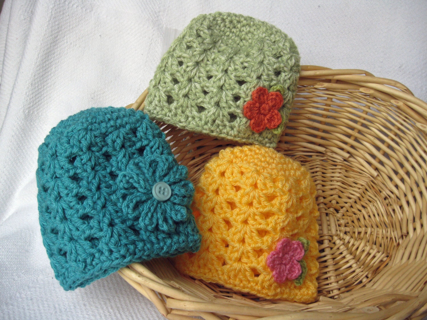 RTS PICK ONE Crochet Newborn 0-3 month Shell Stitch Baby Hat or Beanie, Photo Prop Baby Shower Gift Spring Hat