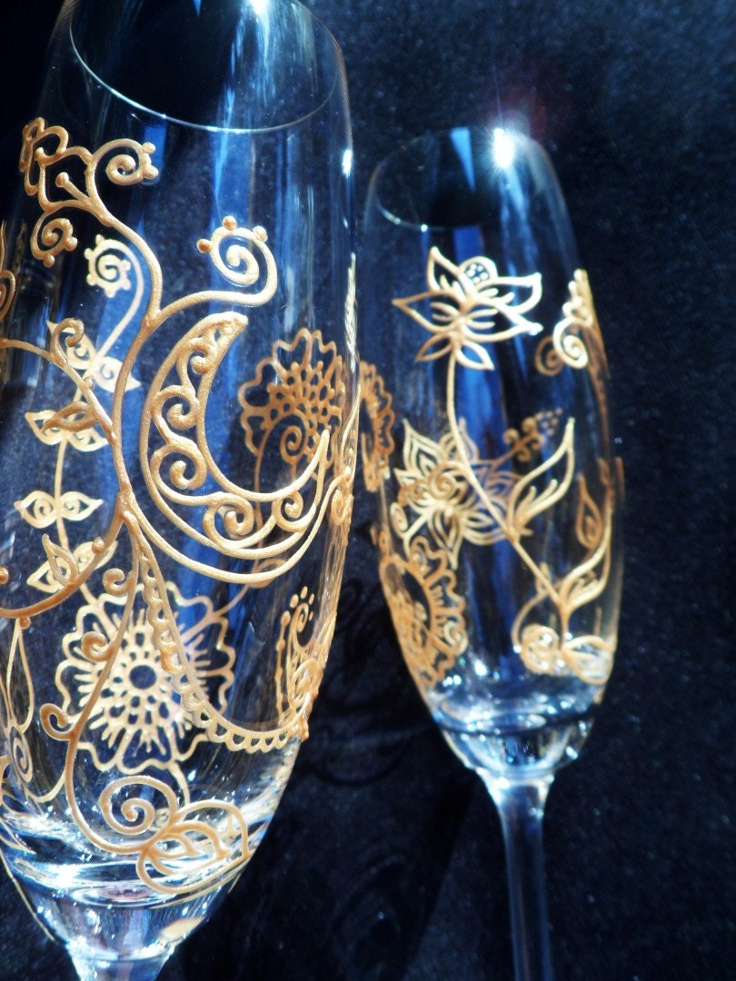 WEDDING glassware CUSTOM hand painted champagne toasting flutes-  bride & groom. Mehndi designs,Gold, pewter,copper. Option to personalize