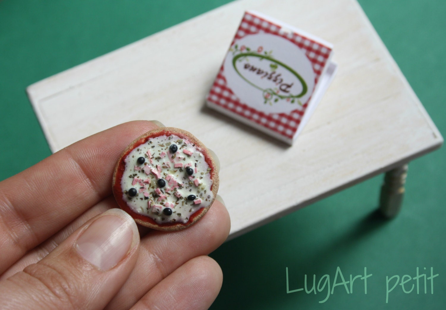 Delicious Pizza for your dollhouse