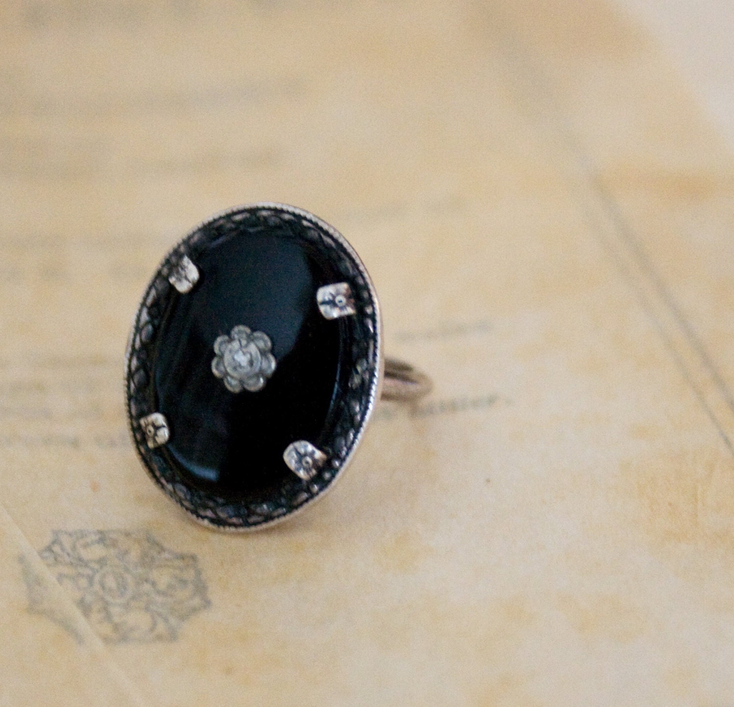 Vintage ART DECO Ring . Art Nouveau Ring . 1920s 1930s Jewelry . Onyx Diamond . Sterling Silver