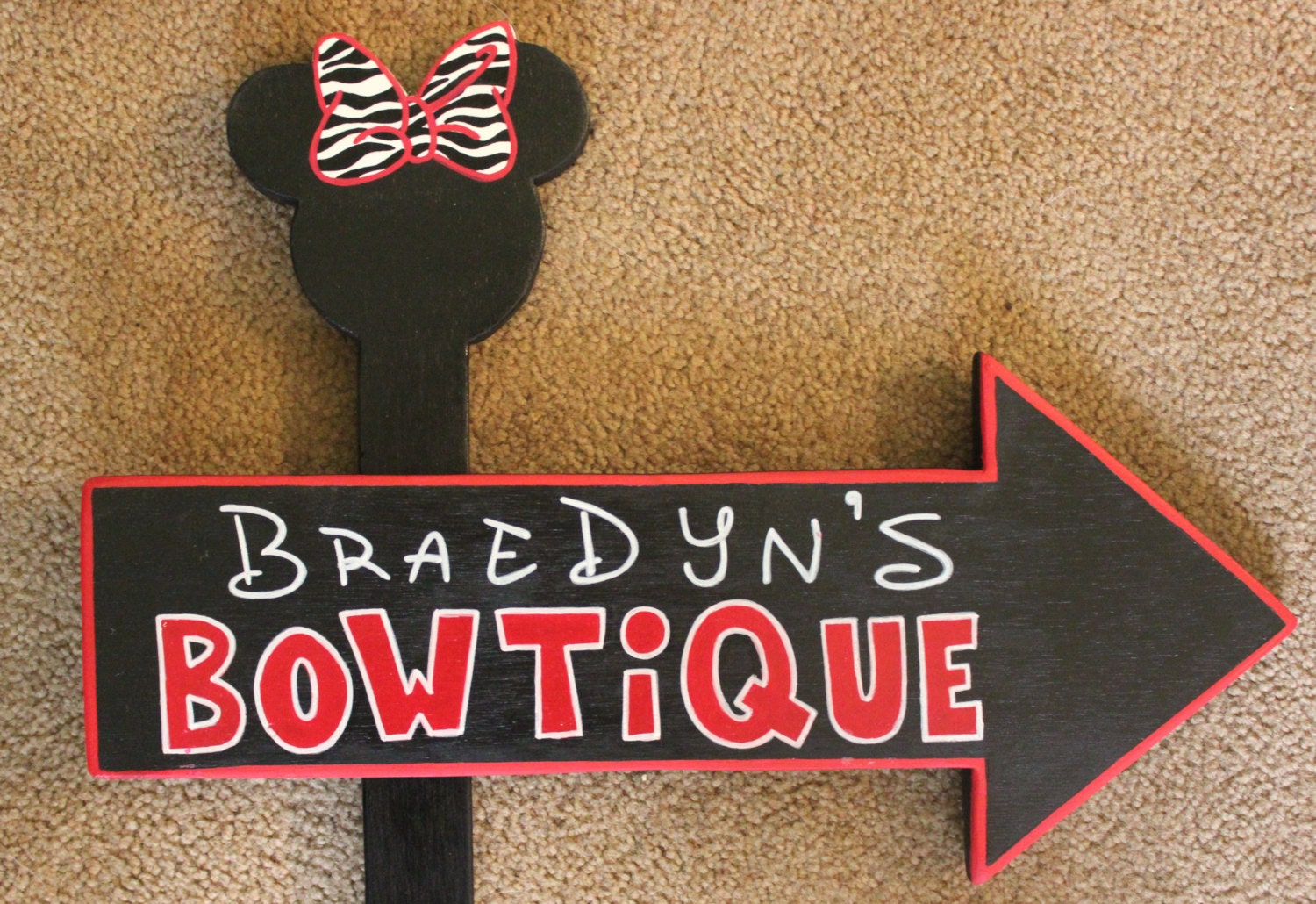 Wood Minnie Mouse BOWTIQUE Specialty Sign - Customizable - Outdoor Post - Birthday Party Decorations - Bedroom Decor