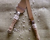 Jute Wrapped Cake Cutting Set Cake Server with Lace Trim - Rustic Wedding - Ribbon, crystal handles