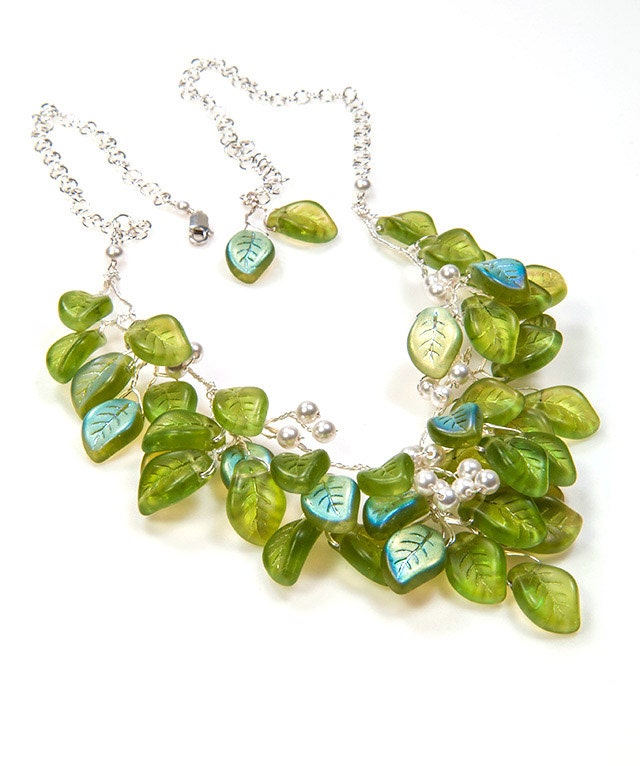 Green Beaded Necklace, Bib Necklace, Flower Jewelry, Nature Jewelry