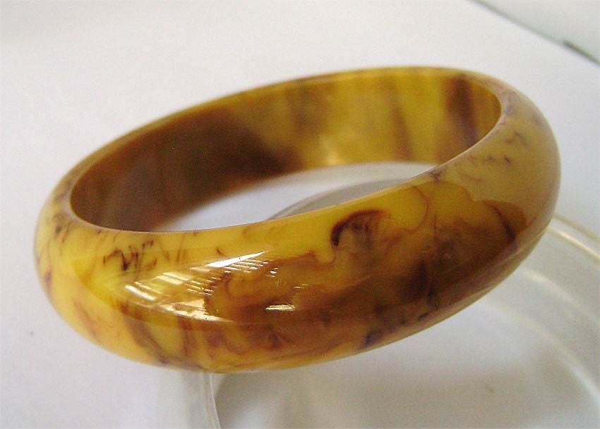 Vintage Mississippi Mud Bakelite bracelet domed chunky Butterscotch Chocolate Brown marbled