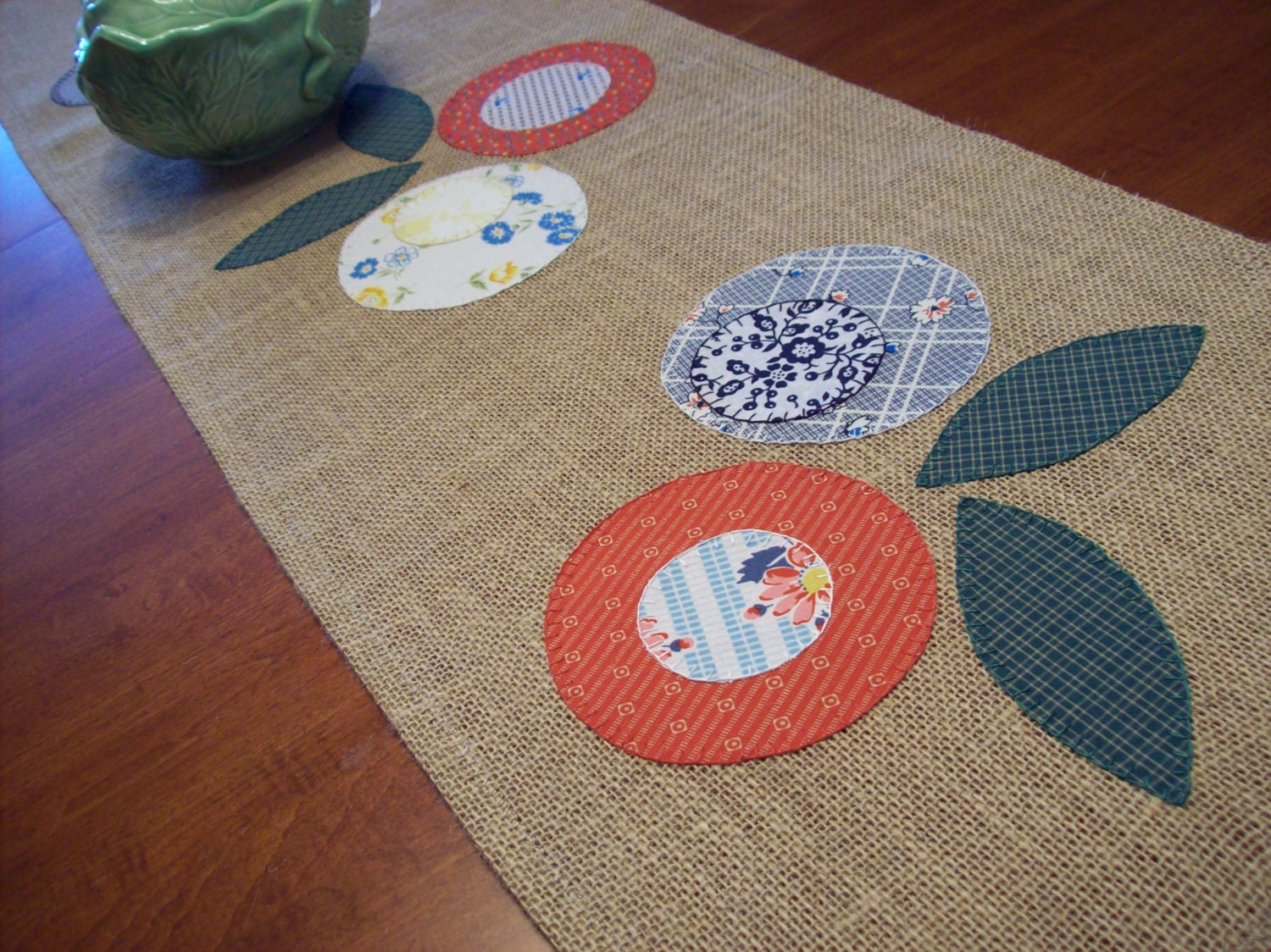 Retro Rustic Vintage Flower Burlap Table Runner
