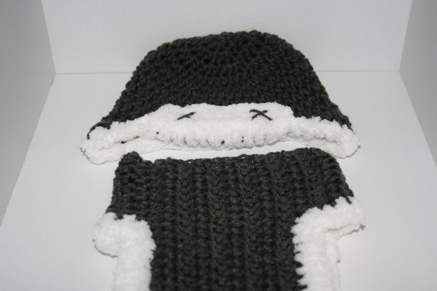 Aviator outfit costume photo prop. Newborn crochet baby gift set. Grey