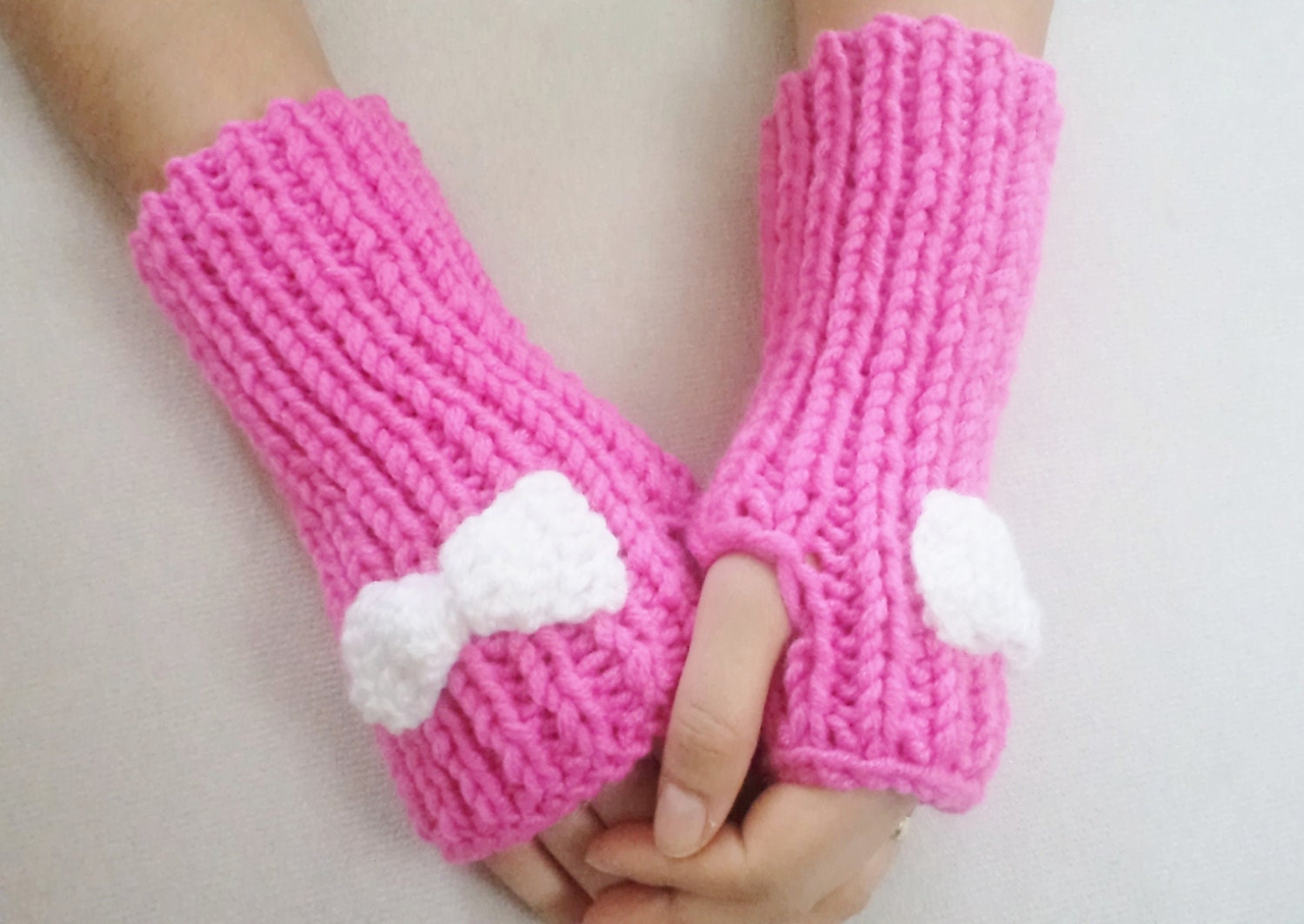 Women accessories, knitting gloves, Pink fingerless gloves with white bow, mom gifts. gift, miitten, warm