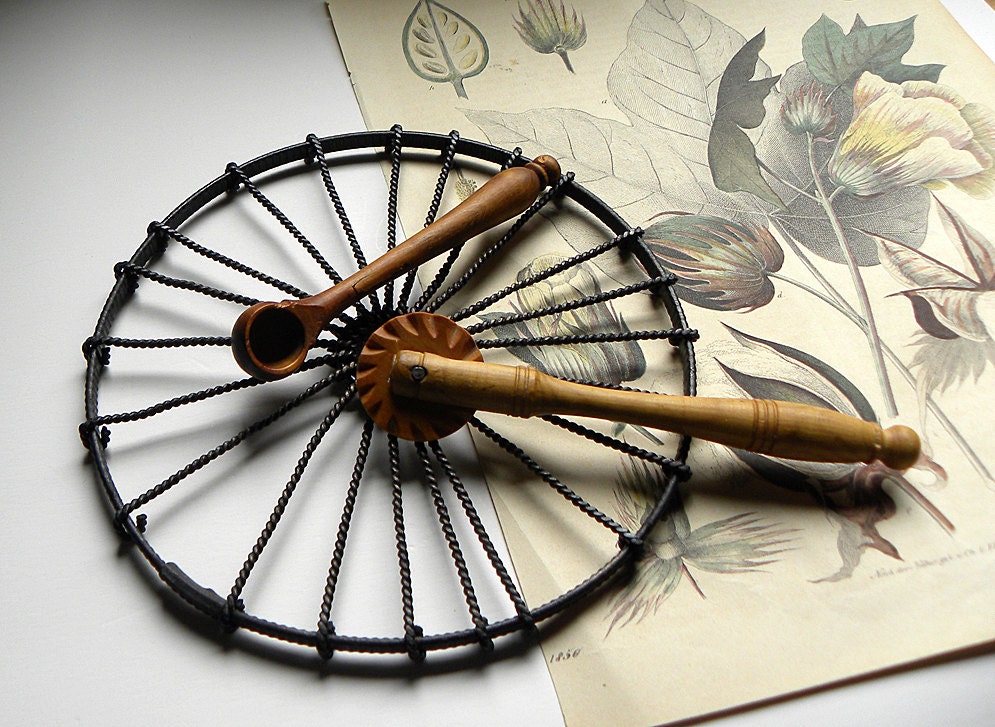 Antique primitive 1800s French Wooden Pie Crust Lattice Pastry Wheel Cutting Tool with Wooden Mustard Scoop Spoon