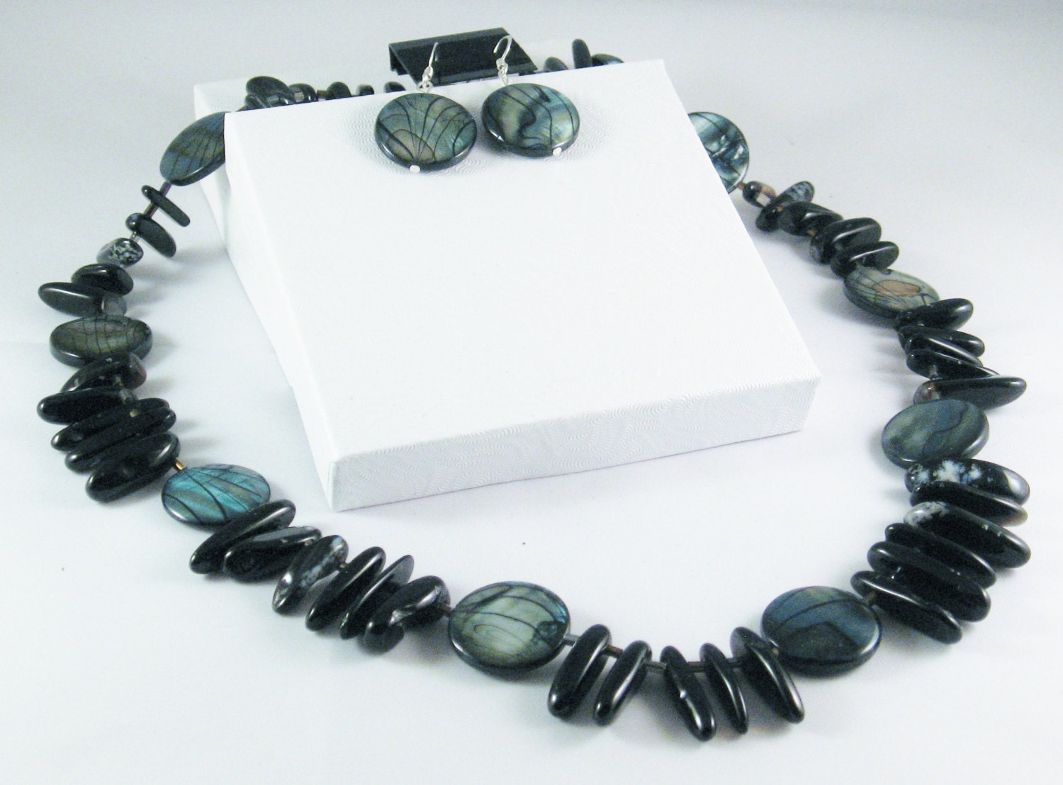 2 Piece Jewelry Set in Blue and Black