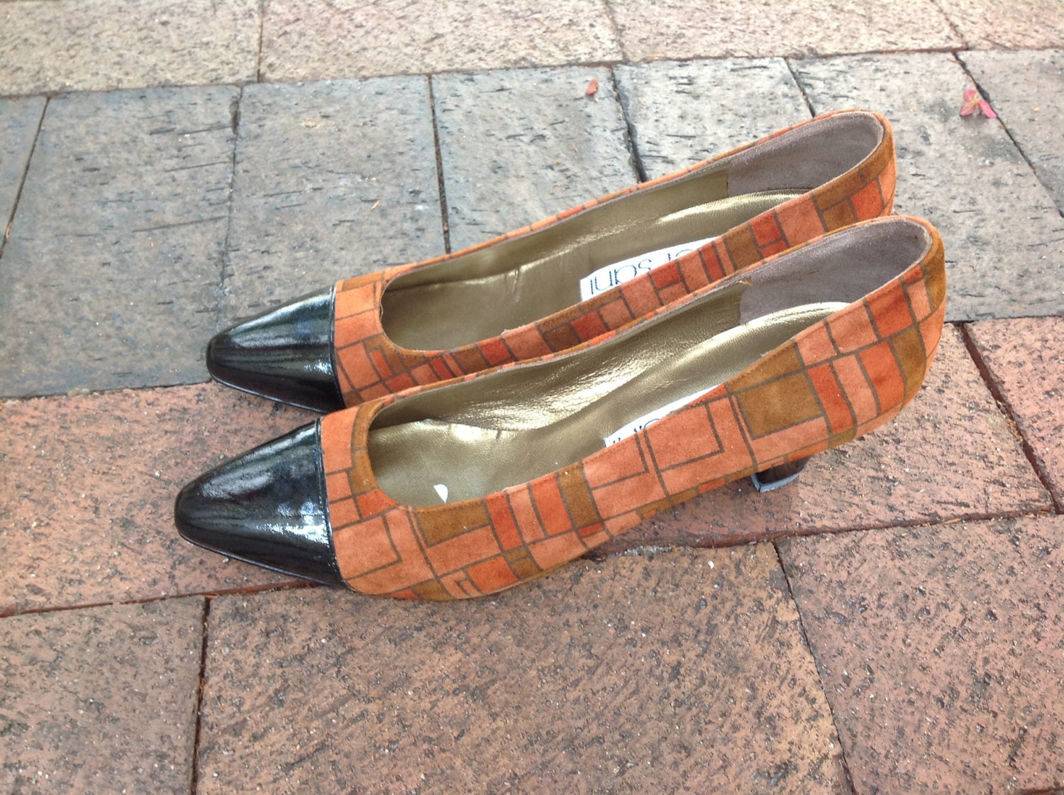 Vintage Versani Pumps, Brown Geometric with Black Tips, Size 6 1/2AA