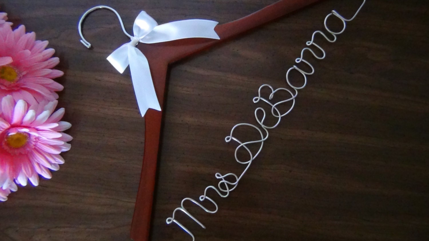 Personalized Keepsake Bridal Hanger, Custom Made Wedding Hangers with Names, Bridal Shower Gift idea,Wedding Photo Props