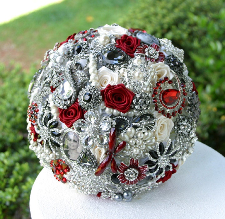 Red, Black and White Wedding Brooch Bouquet. DEPOSIT on made to order Heirloom Bridal Broach Bouquet.