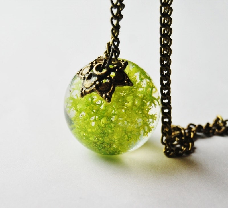 Green Moss Necklace 02 Real Forest Moss Specimen Orb Resin Pendant Botanical Dried Plant Nature Woodland