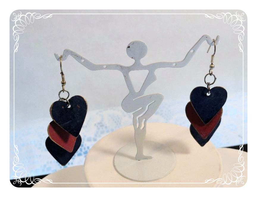 Red & Blue Dangling Hearts - Pierced Earrings   E692a-081412000