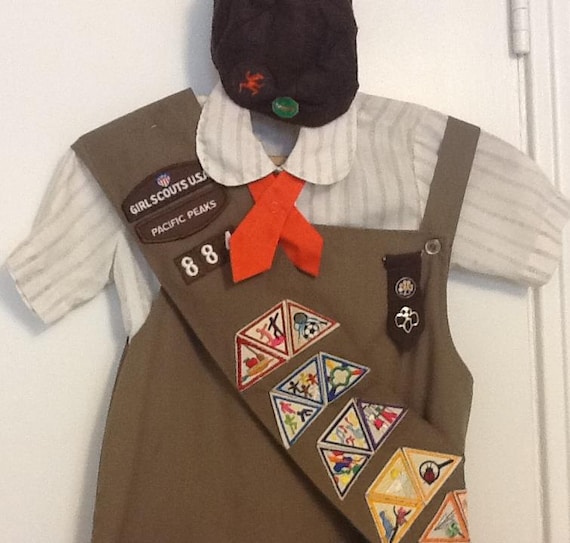 Vintage Brownie Uniform // Vintage Girl's Brownie by thesoupison