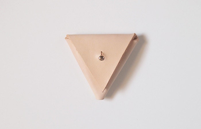 Triangle Coin Case in Vegetable Tanned Leather - AndreyAndShay