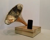 Acoustic  iPhone Speaker Dock w/ Ornate Gold Antique Phonograph Horn Natural Stained Base